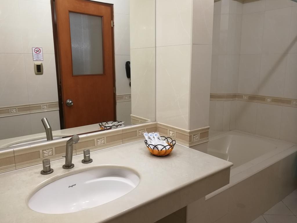 Blue Star Hotel Lima Luaran gambar